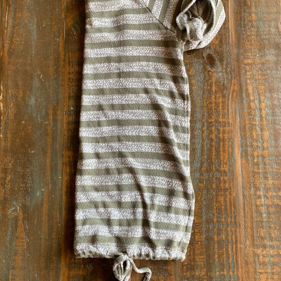 Ann Taylor Loft Green and Cream Striped Top - Picture 2 of 6